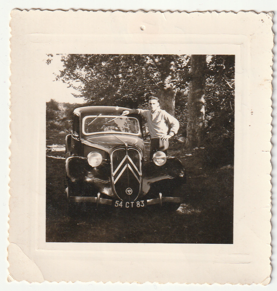 Georges Terlon - Hyères - 1956 
(Photo collection Dominique Terlon)
biographie